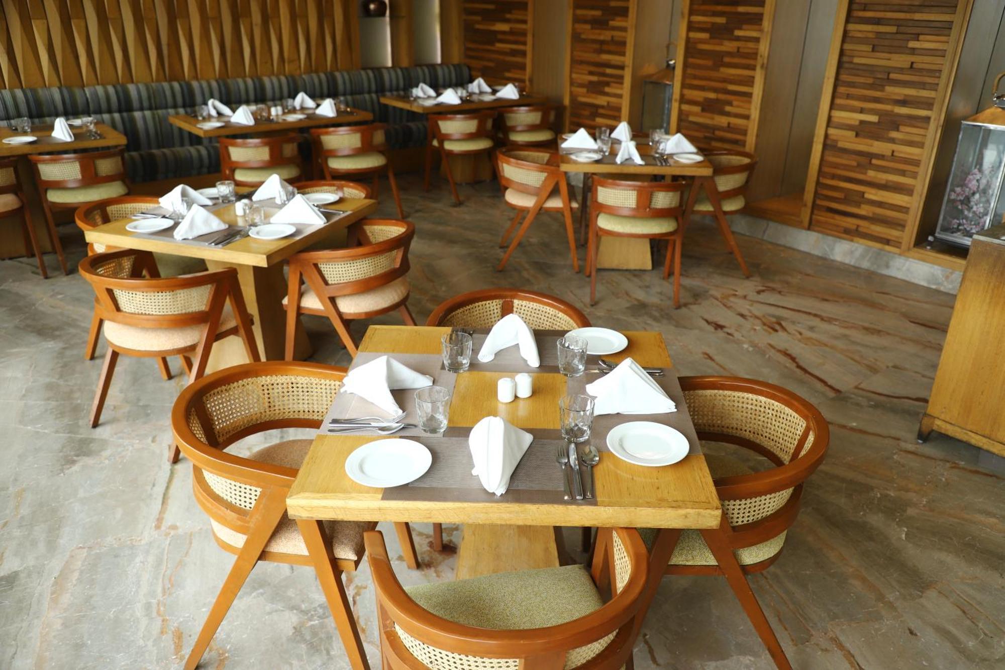 Efcee Sarovar Premiere Bhavnagar Exterior foto