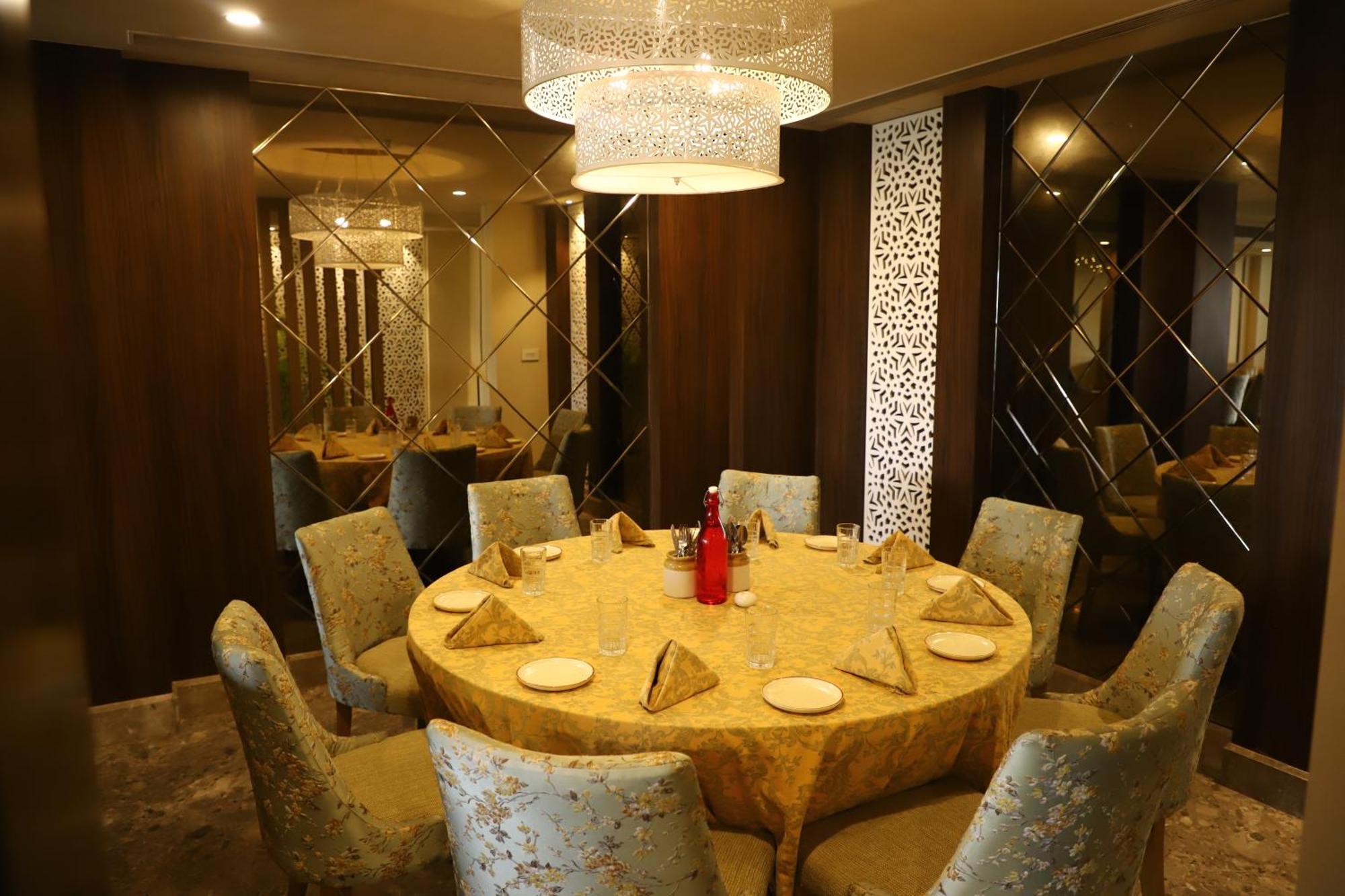 Efcee Sarovar Premiere Bhavnagar Exterior foto