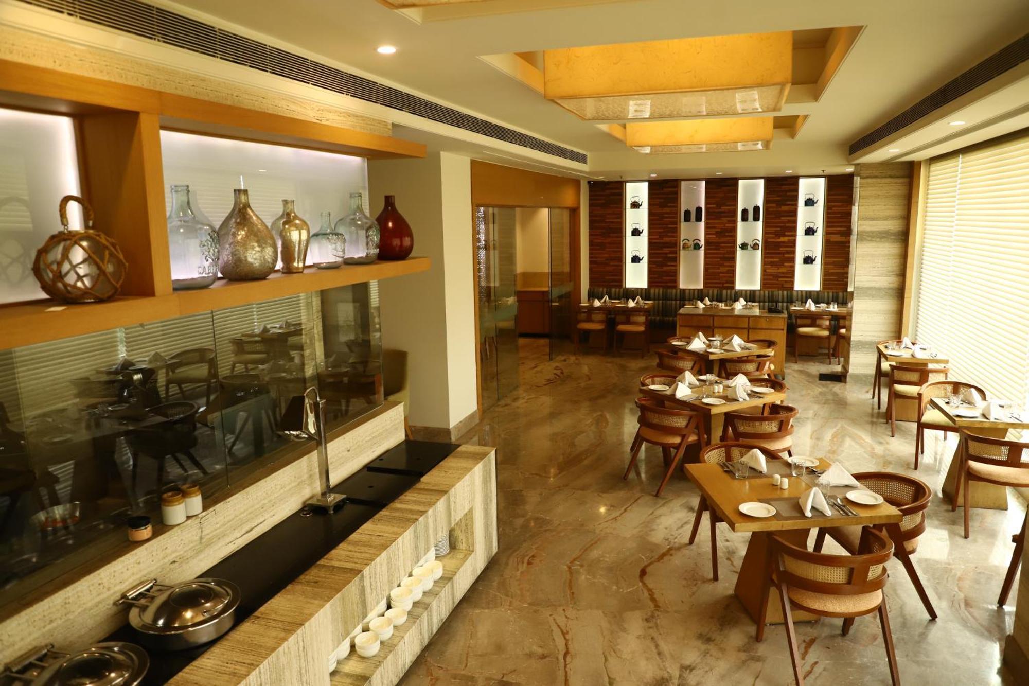 Efcee Sarovar Premiere Bhavnagar Exterior foto