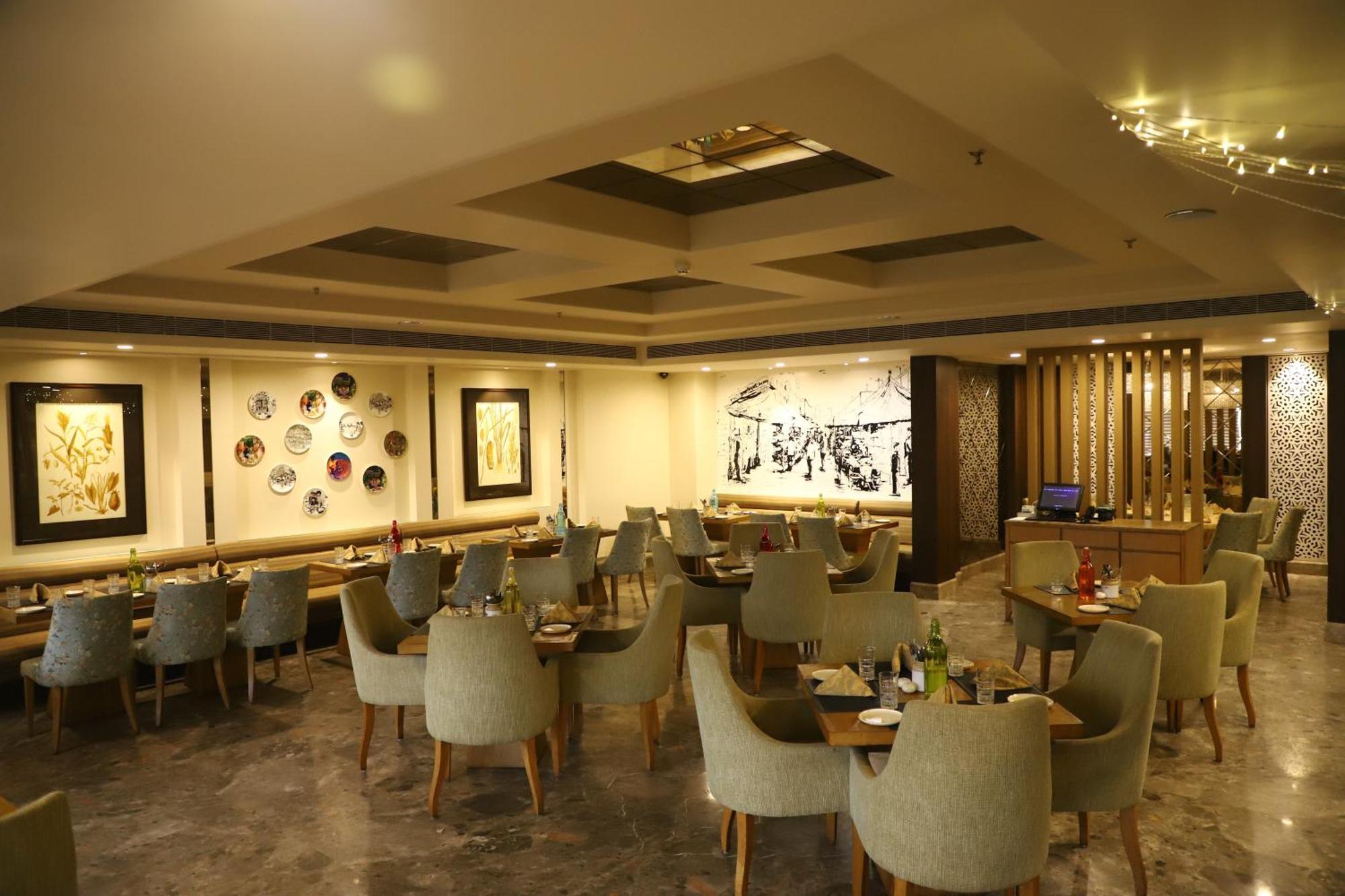 Efcee Sarovar Premiere Bhavnagar Exterior foto