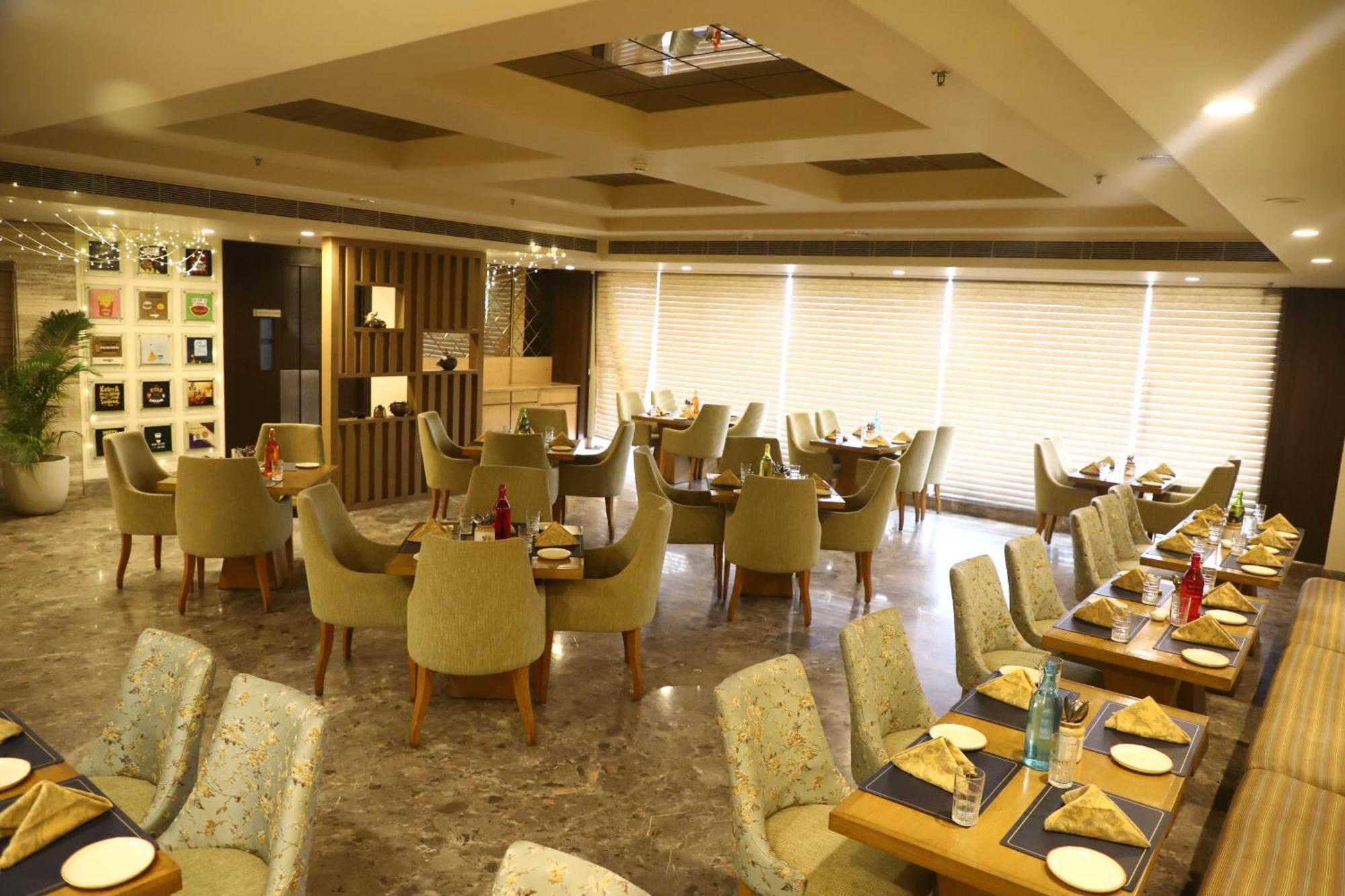 Efcee Sarovar Premiere Bhavnagar Exterior foto